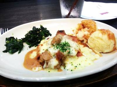  ฟิเลมิยองหมูอบชีส 119 บาท  หลายอย่างในจานเดียว ลงตัวสุดๆ ที่ ร้านอาหาร Santa Fe' Steak เซ็นทรัลเวิลด์