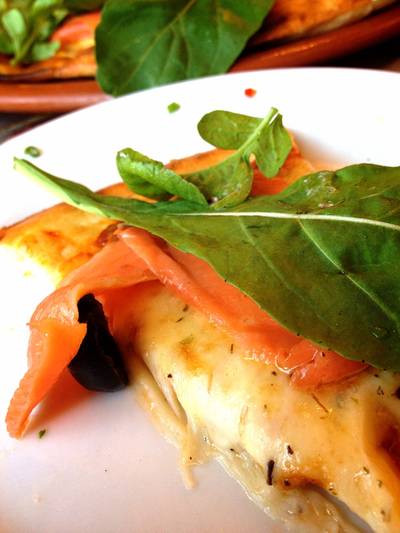 Smoked Salmon & Rocket Pizza ที่ ร้านอาหาร Maria Pizzeria & Restaurant