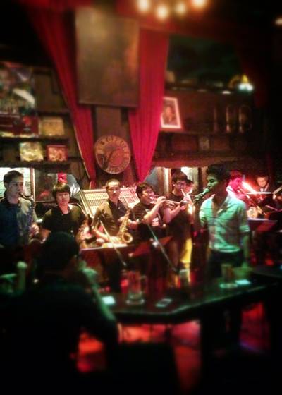 JRP Little bigband ที่ ร้านอาหาร Saxophone Pub & Restaurant