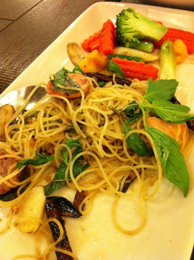 สปาเก็ตตี้ไส้กรอกอีสาน ที่ ร้านอาหาร Cafe Chilli Siam Paragon