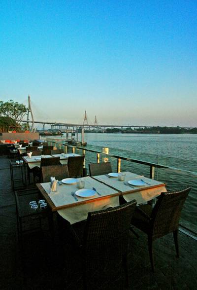 ร้านอาหาร Buri Tara Wine Bar & Restaurant