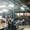 โซนหลังร้าน ข้างที่จอดรถ ที่ ร้านอาหาร นายฮ้อปูดอง