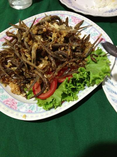 ปลารากกล้วยทอด ที่ ร้านอาหาร ขวัญดำเนิน ปลารากกล้วยทอด ที่ ร้านอาหาร ขวัญดำเนิน