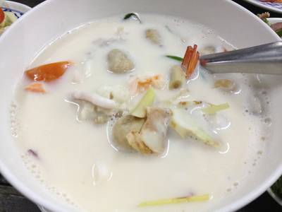ต้มข่าทะเล ที่ ร้านอาหาร อนันทยา จอมเทียน ซีฟู้ด