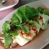 ปลาหมึกไข่นึ่งมะนาว (140 บาท) ที่ ร้านอาหาร ไฟกลมธนา