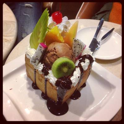 Valcano Toast Chocolate 199 ฿ ที่ ร้านอาหาร Melt Me ทองหล่อ 10