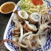 หมึกไข่ย่าง น้ำจิ้มซีฟู้ดรสชาติดี ที่ ร้านอาหาร อนันทยา จอมเทียน ซีฟู้ด