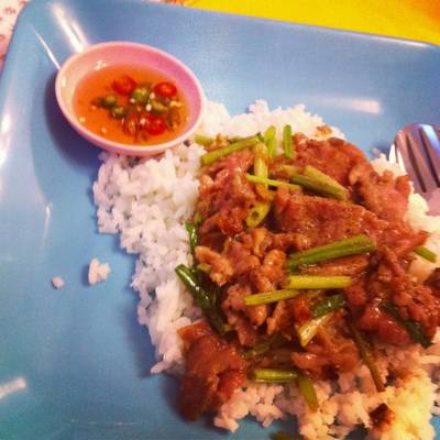 เนื้อน้ำมันหอย ที่ ร้านอาหาร วัฒนาพานิช ก๋วยเตี๋ยวเนื้อ เนื้อน้ำมันหอย ที่ ร้านอาหาร วัฒนาพานิช ก๋วยเตี๋ยวเนื้อ