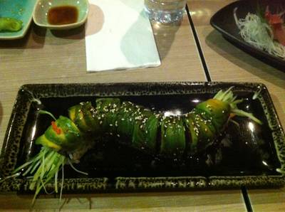 Catterpillar ที่ ร้านอาหาร Isao Catterpillar ที่ ร้านอาหาร Isao