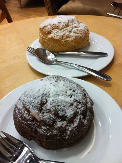 Chou cream ที่ ร้านอาหาร Bake a Wish เซ็นทรัลเวิลด์ Chou cream ที่ ร้านอาหาร Bake a Wish เซ็นทรัลเวิลด์