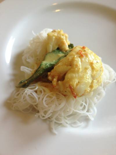เน้นๆ กับเนื้อปูเต็มปากเต็มคำ ที่ ร้านอาหาร ระย้า