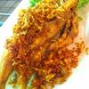ปลากระบอกทอดขมิ้น  ที่ ร้านอาหาร จันทน์หอม