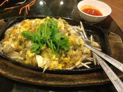 ออส่วนกระทะร้อน ที่ ร้านอาหาร สมบูรณ์โภชนา จุฬาซอย 8