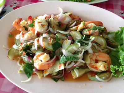 ยำมะเขือลวกกุ้งสด ที่ ร้านอาหาร เอี้ยเซี้ยฮวด ยำมะเขือลวกกุ้งสด ที่ ร้านอาหาร เอี้ยเซี้ยฮวด