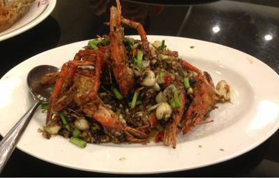 กุ้งผัดพริกไทยดำ ที่ ร้านอาหาร สมบูรณ์โภชนา จุฬาซอย 8
