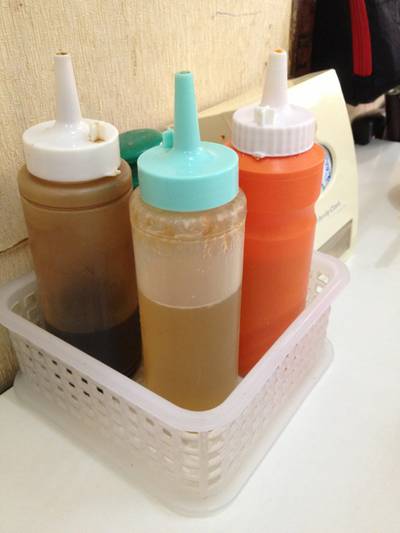 ซอสพร้อม ที่ ร้านอาหาร นายโซว