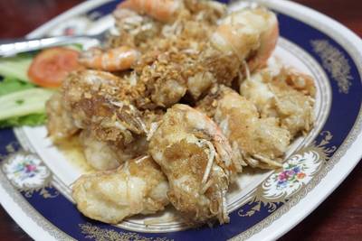 ร้านอาหาร ร้านกุ้งเป็น (เจ้เน้ยกุ้งเป็น)