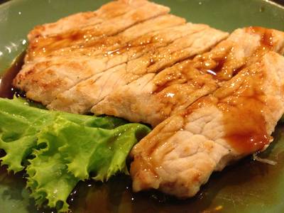 หมูซอสหวานแห้งไปหน่อย ที่ ร้านอาหาร Inaho (อินาโฮ)