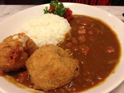 Pork Cheese Curry Rice ที่ ร้านอาหาร On the table tokyo café Central World