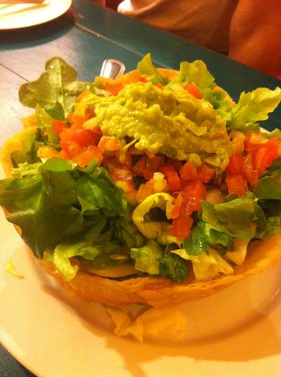 Beef Crispy Salad ที่ ร้านอาหาร La Monita Taqueria