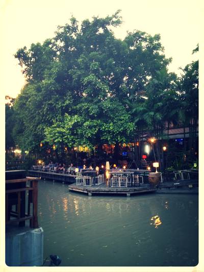 มุมกว้าง!! ที่ ร้านอาหาร แสงทองบูรพา