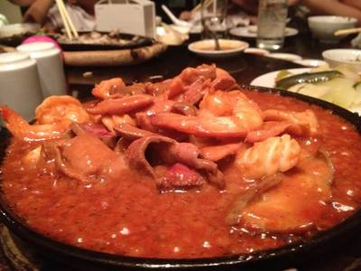 รวมมิตรกระทะร้อนซอสเต้าหู้ยี้ ที่ ร้านอาหาร ไออาต้า (IATA)