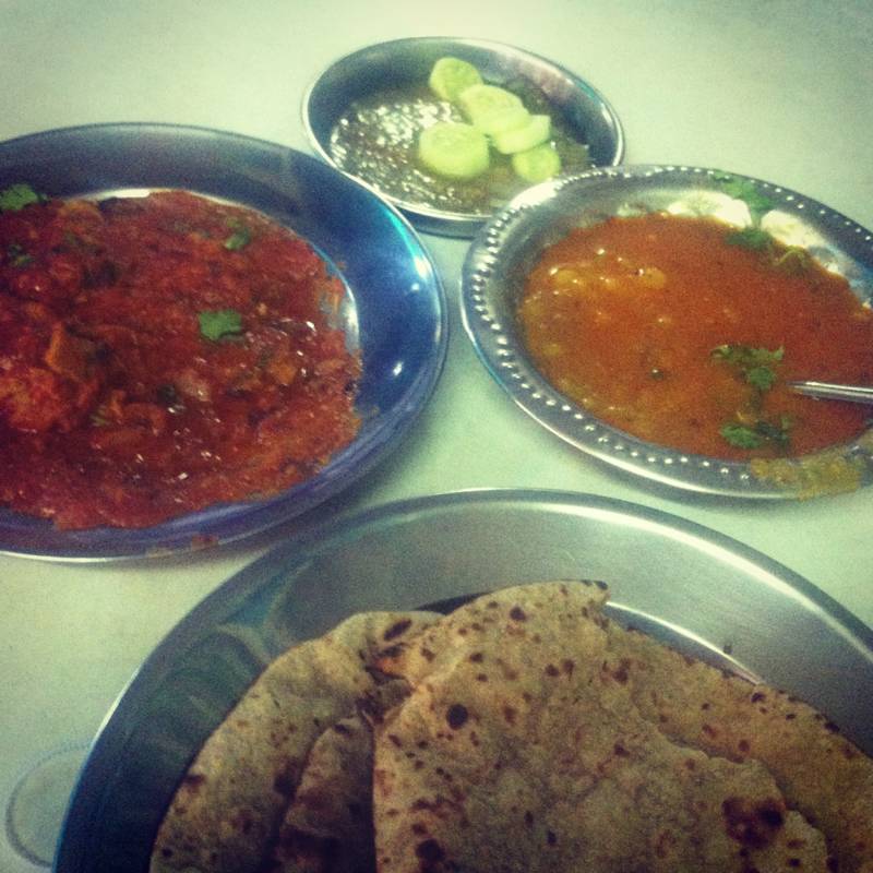 Roti And Chicken Curry And String Beam Soup ที่ ร้านอาหาร ซันนี่