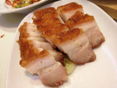 หมูกรอบ ที่ ร้านอาหาร Four Seasons Mega Bangna