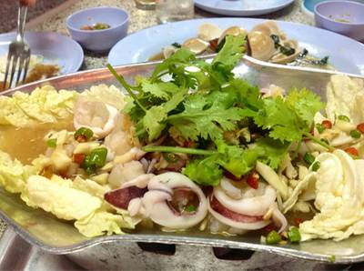 ปลาหมึกไข่นึ่งมะนาว ที่ ร้านอาหาร ร้านตังเก 1 ( เจ้ดำ )