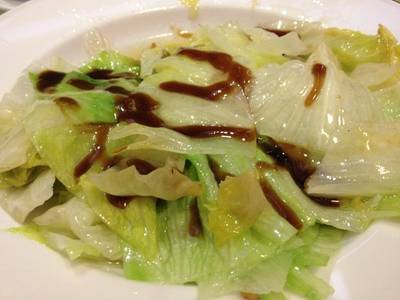 ผัดผักกาดแก้ว  ที่ ร้านอาหาร Four Seasons Mega Bangna