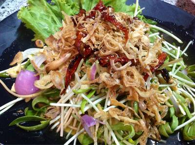 ยำผักกระชับ(อร่อยมากกกก) ที่ ร้านอาหาร ร้านตังเก 1 ( เจ้ดำ )