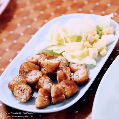 ไส้กรอกอีสาน ที่ ร้านอาหาร ไก่ย่างสืบศิริ