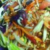 ส้มตำไทยใส่ปู จานใหญ่มาก ที่ ร้านอาหาร ส้มตำปากหมา (อีสานพัฒนา)