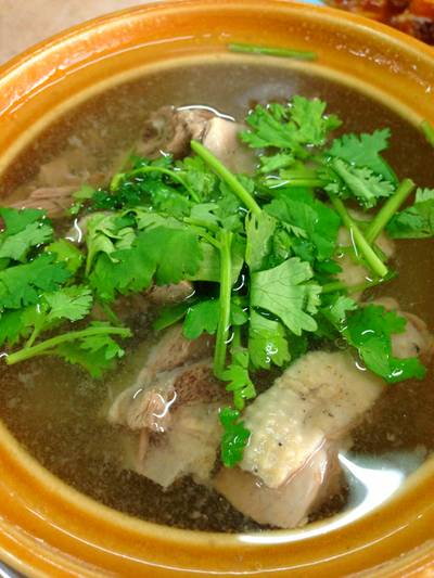 ร้านอาหาร ข้าวหมูแดงสีมรกต
