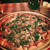 Tomato Ham Mushroom Spinach and Anchovy ที่ ร้านอาหาร Bella Napoli