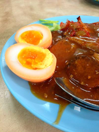 ร้านอาหาร ข้าวหมูแดงสีมรกต