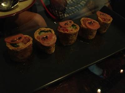 Duck Roll ที่ ร้านอาหาร Triplets Brasserie