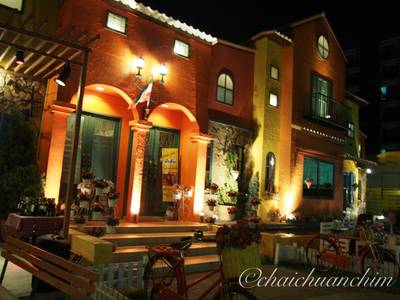 สีสันการตกแต่งร้านแนวอิตาเลียน ที่ ร้านอาหาร Tuscany Thai Cuisine