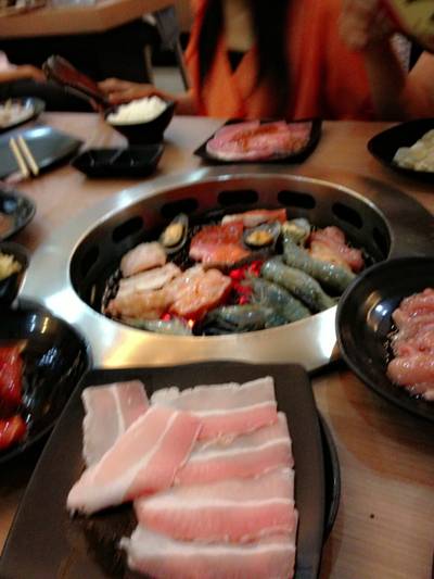 อาหารเยอะหรือเตาปิ้งเล็กเนี่ยะ 555 ที่ ร้านอาหาร Sumi Sumi เดอะมอลล์ งามวงศ์วาน