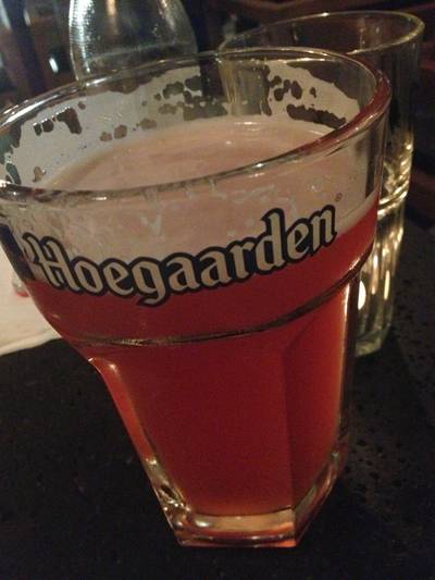 Howgaarden Rose (เพื่อนทานค่ะ อิ อิ) ที่ ร้านอาหาร Salt