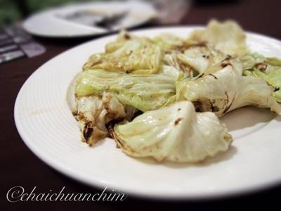 จานโปรด กะหล่ำปลีทอดน้ำปลา ที่ ร้านอาหาร Tuscany Thai Cuisine
