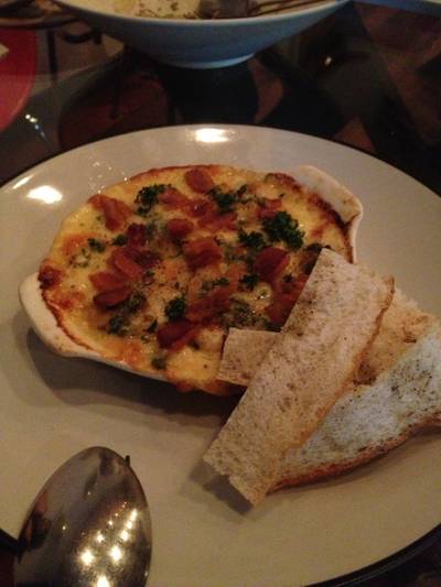 Bake Scallop ที่ ร้านอาหาร Triplets Brasserie