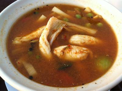 แกงป่าปลาเห็ดโคน ที่ ร้านอาหาร ประภาคารบ้านอำเภอ