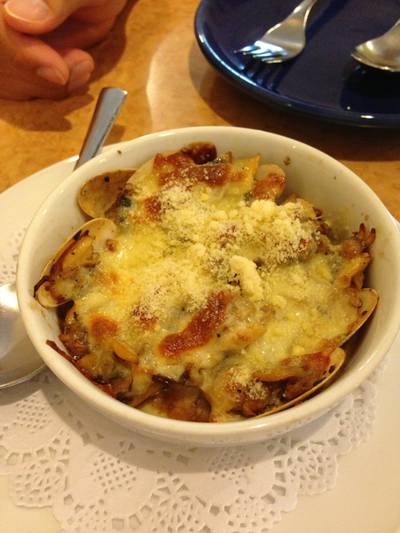 หอยลายอบชีส อันนี้อร่อย ที่ ร้านอาหาร Volcano