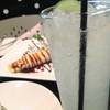 น้ำมะนาวโซดา เปรี้ยวจับจิต ฟินนน ที่ ร้านอาหาร Sweet Hound
