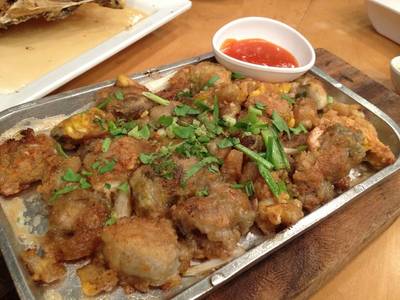 ออส่วนหอยนางรม (150.-) ที่ ร้านอาหาร แหลมเจริญซีฟู้ด Central World