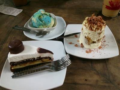 ร้านอาหาร บ้านก้ามปู ทรอปิคอล คาเฟ่