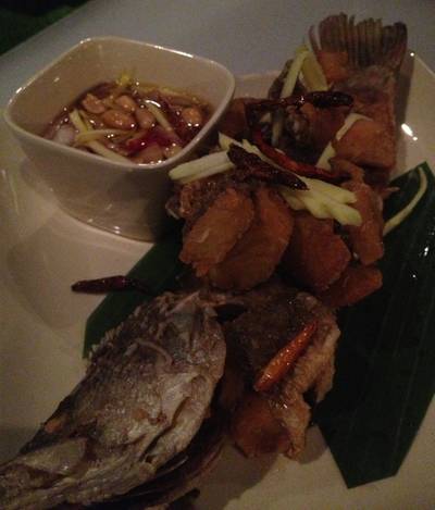 ปลากระพงทอดน้ำปลา ที่ ร้านอาหาร นิวสตอรี่ พัฒนาการ