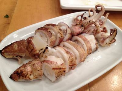 หมึกไข่ย่าง (210.-) ที่ ร้านอาหาร แหลมเจริญซีฟู้ด Central World