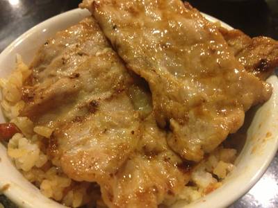 ข้าวหน้าเนื้อย่าง... DIY ที่ ร้านอาหาร Grilliku